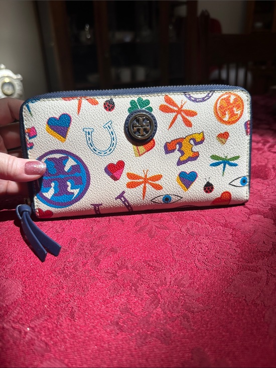 Tory Burch Handbags - Tory Burch Cream & Navy Kerrington Limited Edition Long Zip Wallet